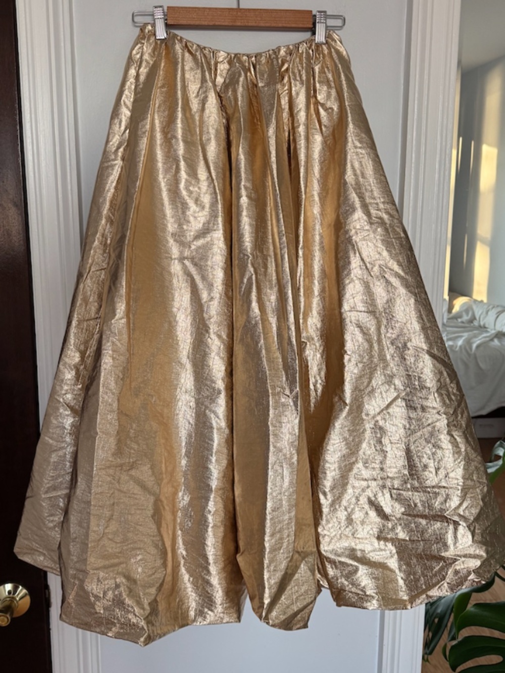 LIME Metallic Gold Midi A-Line Skirt in XS